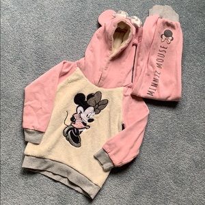 Girl matching set sweat pants and hoodie